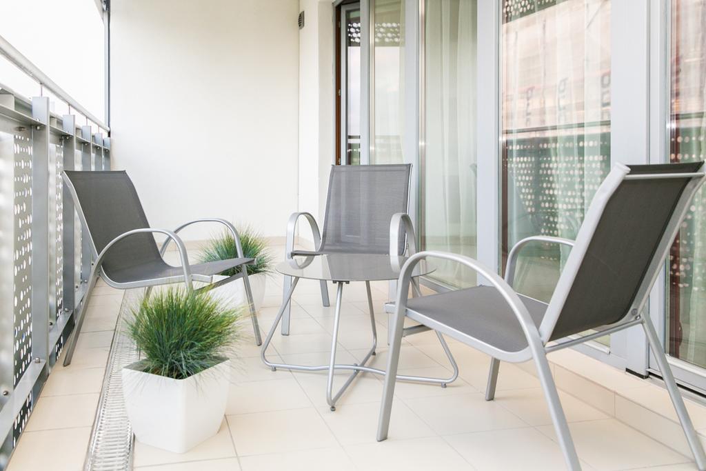 Wronia Apartments Βαρσοβία Δωμάτιο φωτογραφία